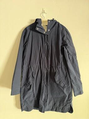 Old Navy White and Navy Hooded Jacket Label View